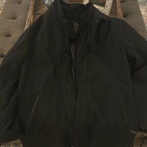 Tech by Tumi. Men’s winter coat. Size XL. Great condition.